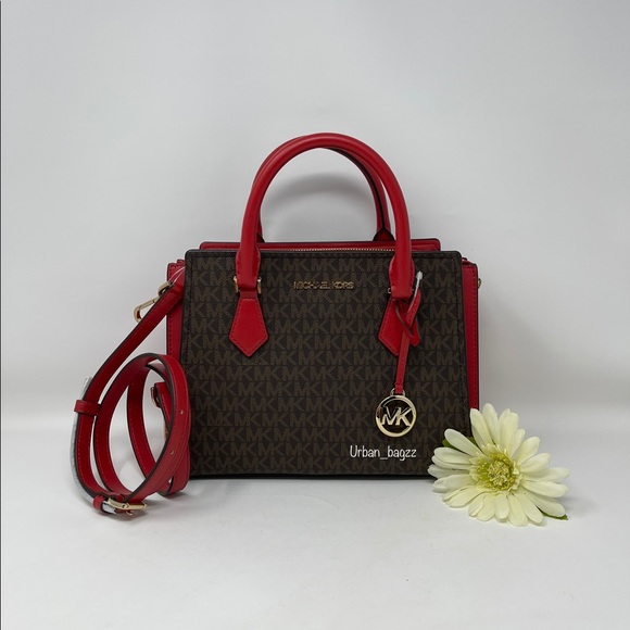 Michael Kors Hope Medium Messenger - Picture 2 of 12